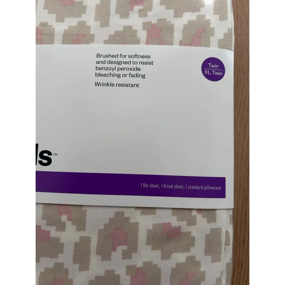 New Twin/Twin XL Microfiber Sheet Set Light Pink Animal Print 🐯Room Essentials